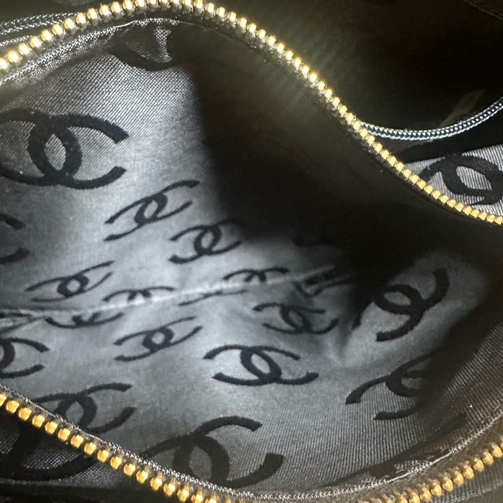 CHANEL CHEVRON lambskin shoulder/handbag - Picture 7 of 14